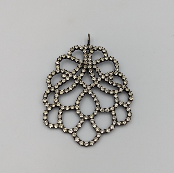 Beautiful Iconic Crystal Pendant by Kenneth Jay Lane Rhinestones on a silk cord - Picture 3 of 8